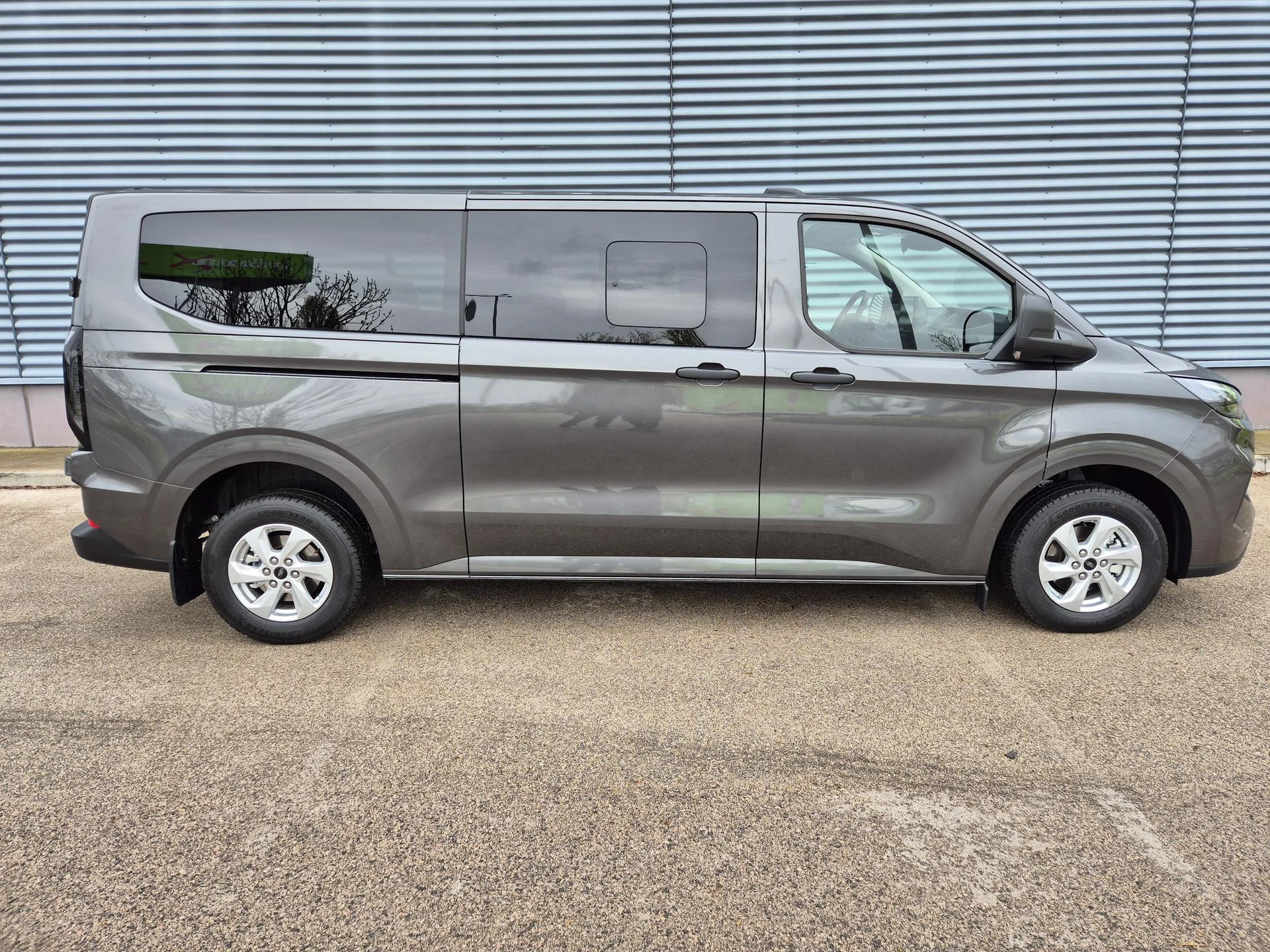 Ford Custom AIHP-470 - Green Autókölcsönző