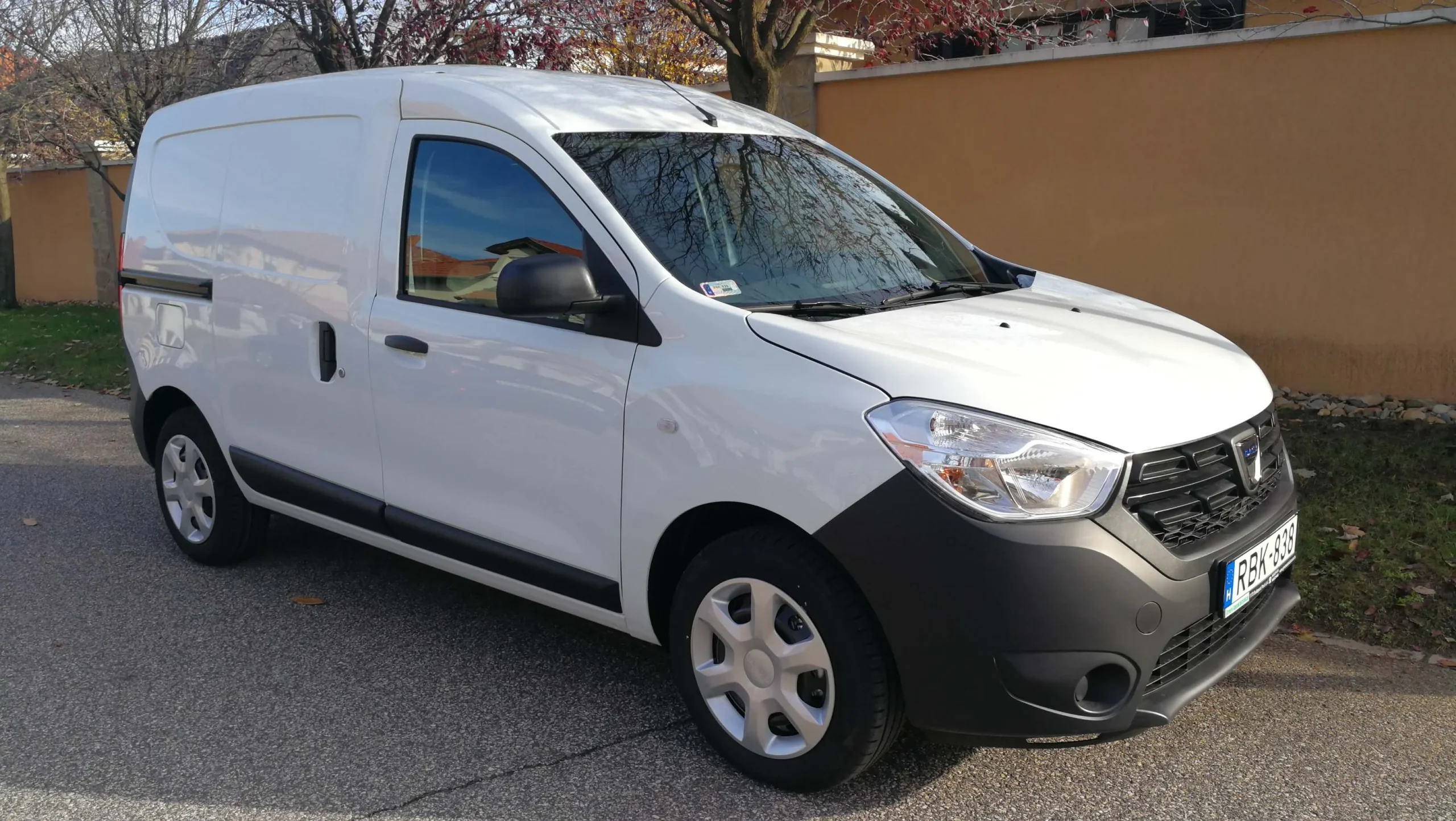 Dacia Dokker RBK-838 - Green Autókölcsönző