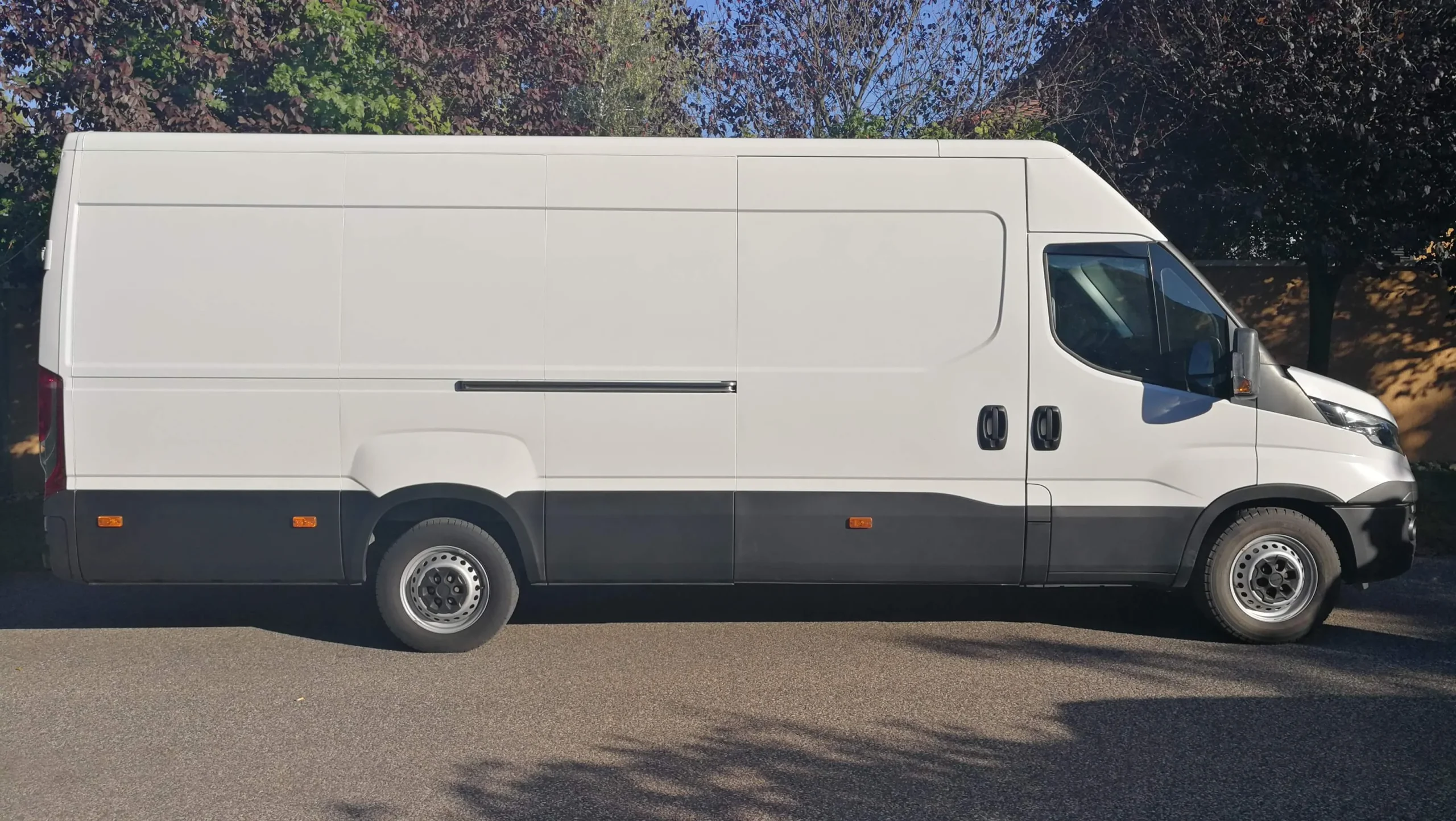 Iveco Daily PZT-562 - Green Autókölcsönző