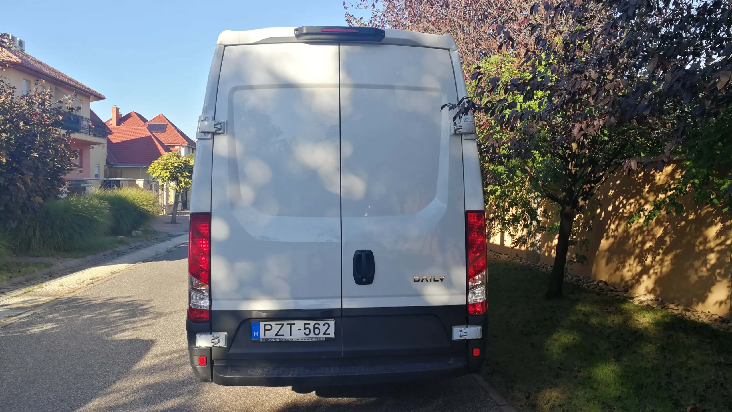 Iveco Daily PZT-562 - Green Autókölcsönző