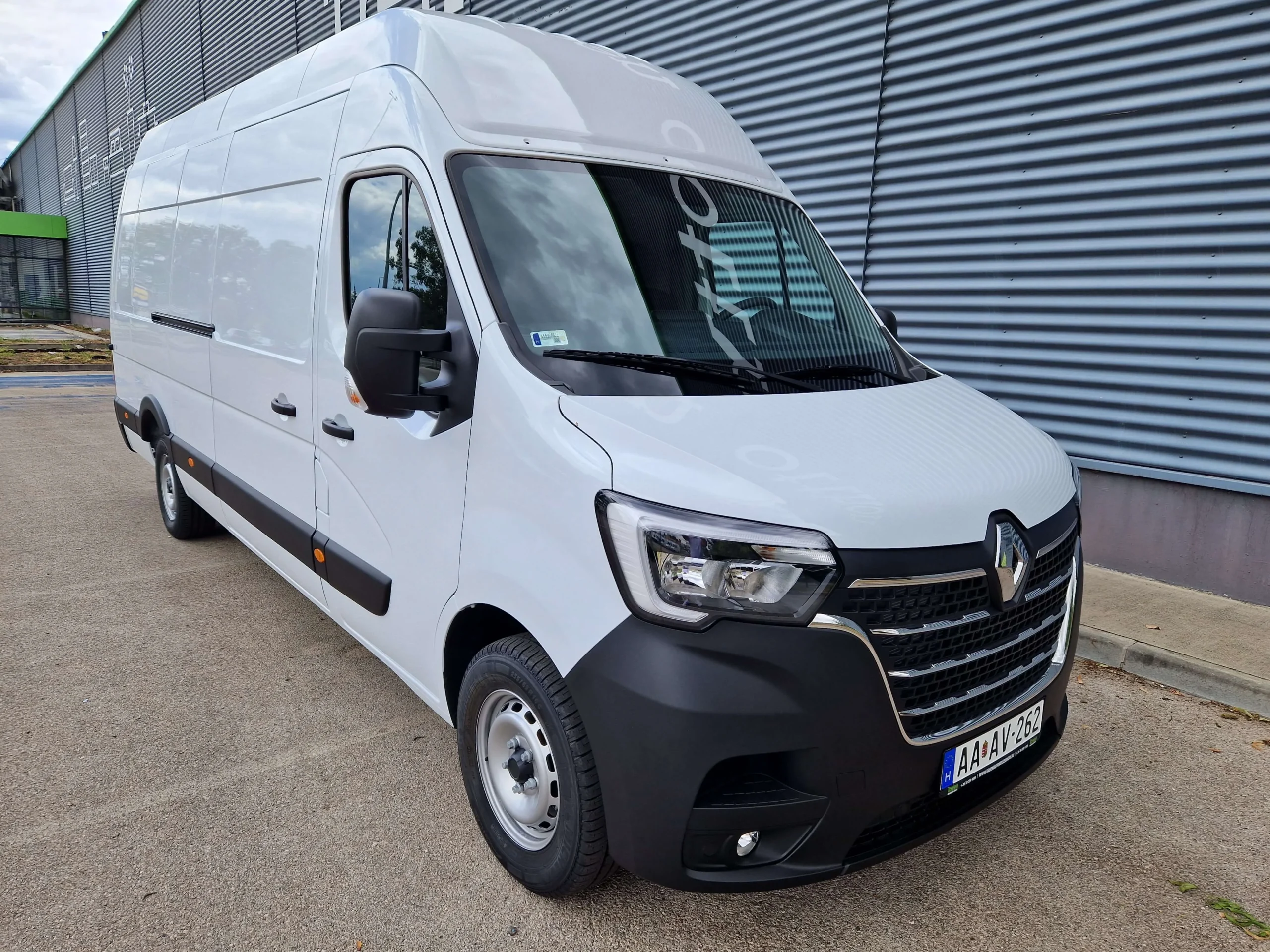 Renault Master Furgon AAAV262 - Green Autókölcsönző