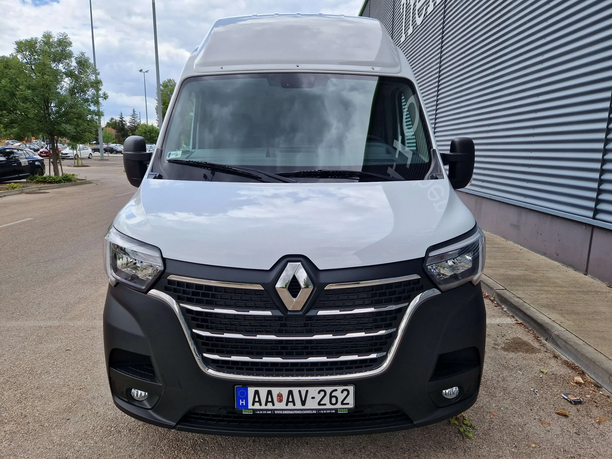 Renault Master Furgon AAAV262 - Green Autókölcsönző