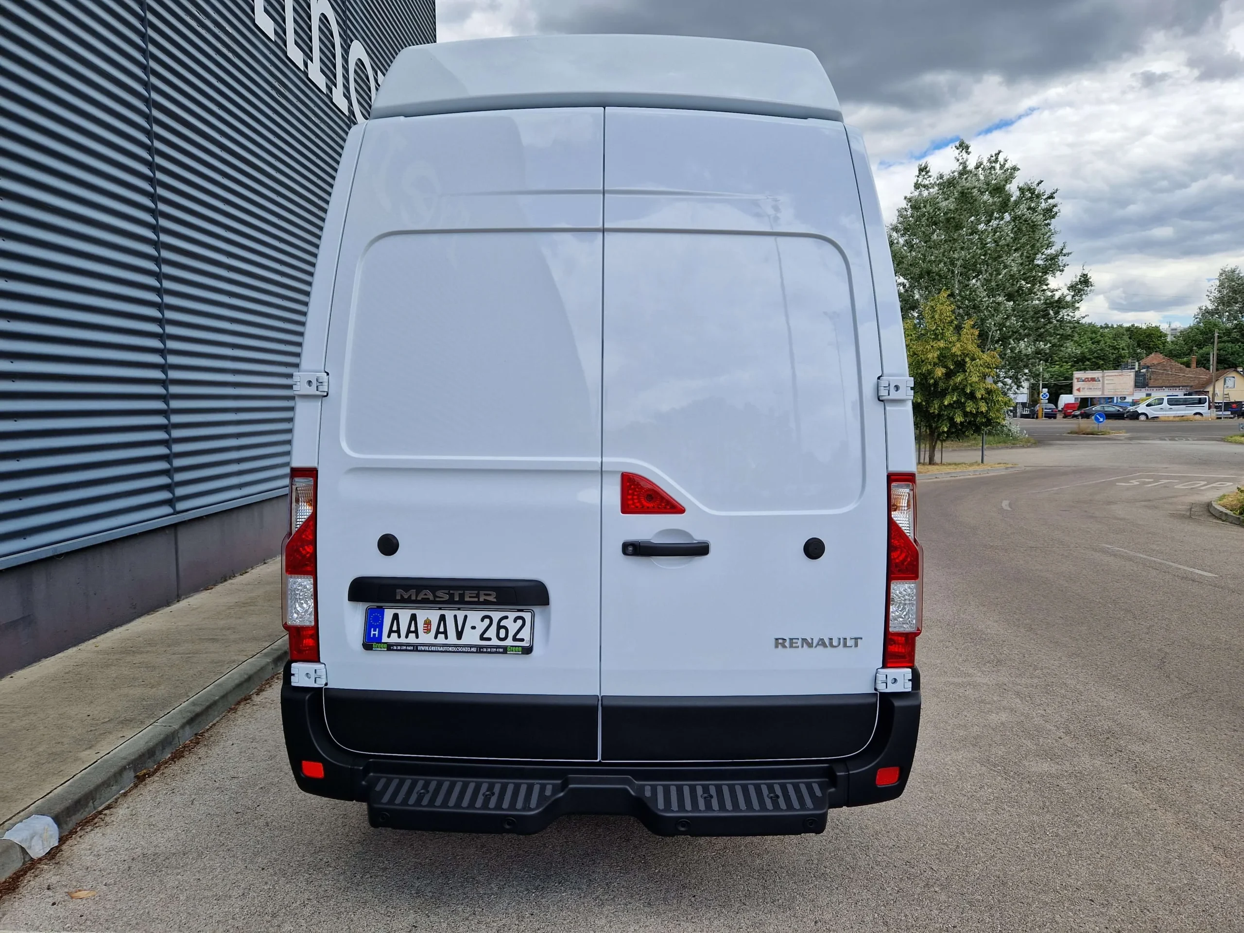 Renault Master Furgon AAAV262 - Green Autókölcsönző