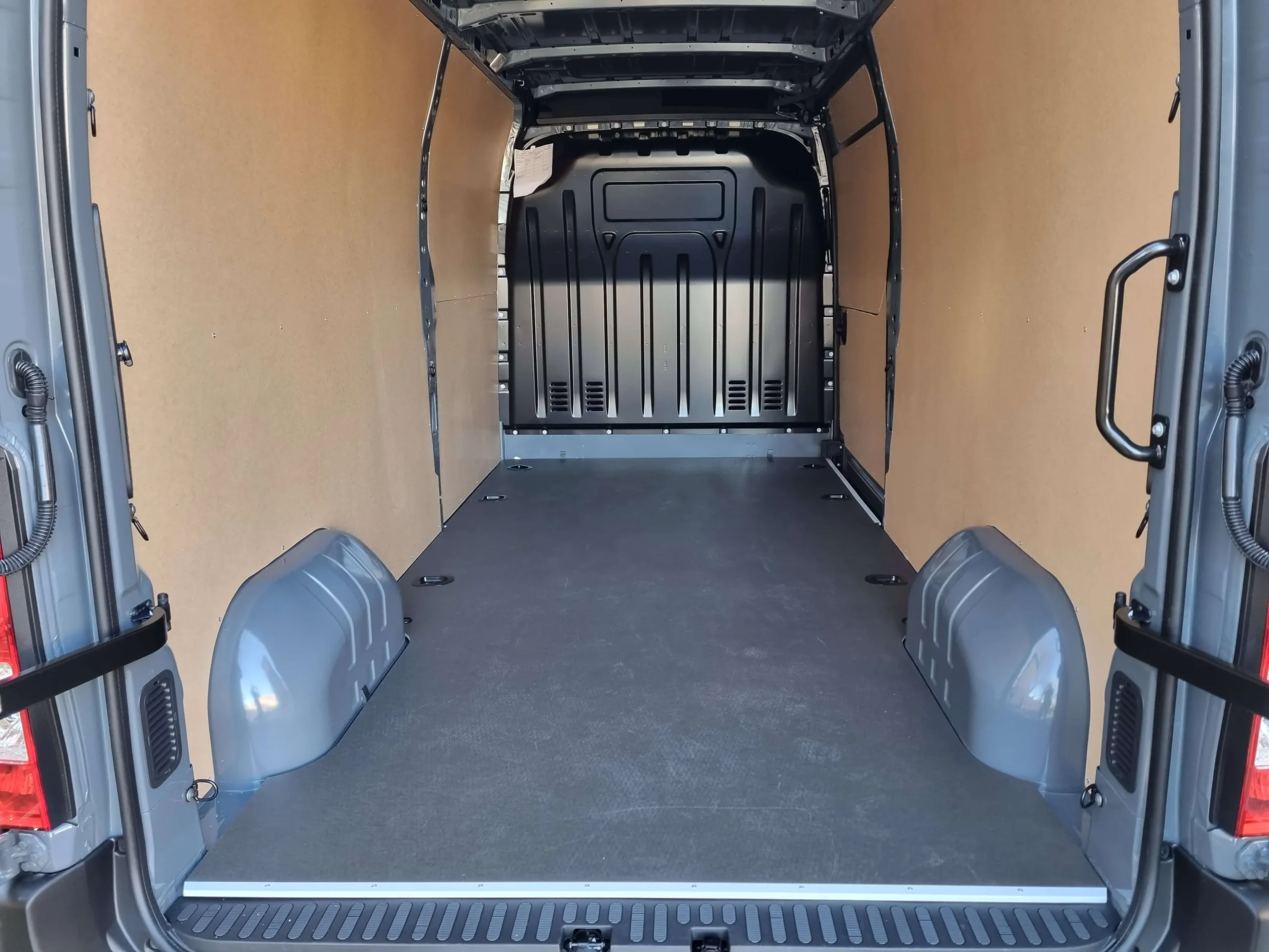 Renault Master TAE-197 - Green Autókölcsönző