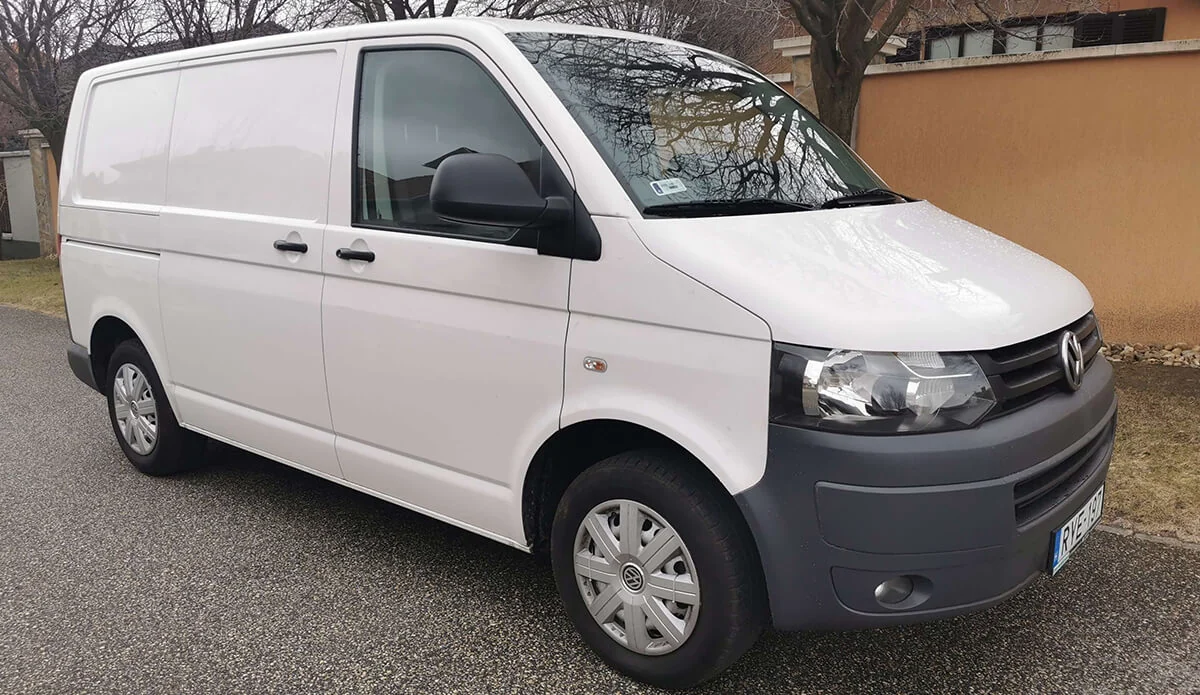 VW Transporter T5 RYE-197 - Green Autókölcsönző
