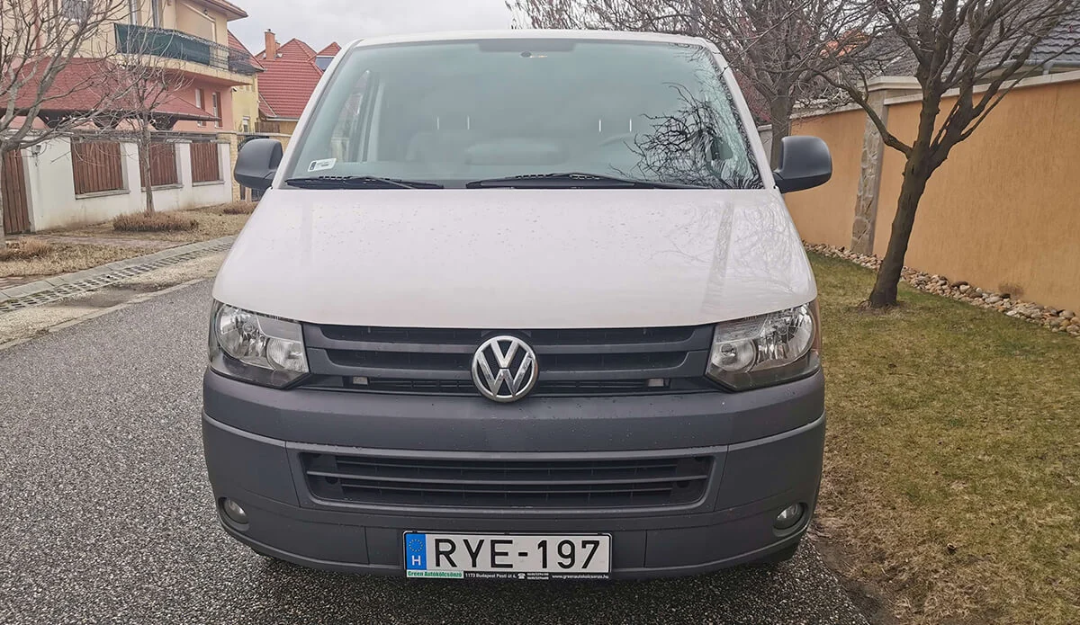 VW Transporter T5 RYE-197 - Green Autókölcsönző