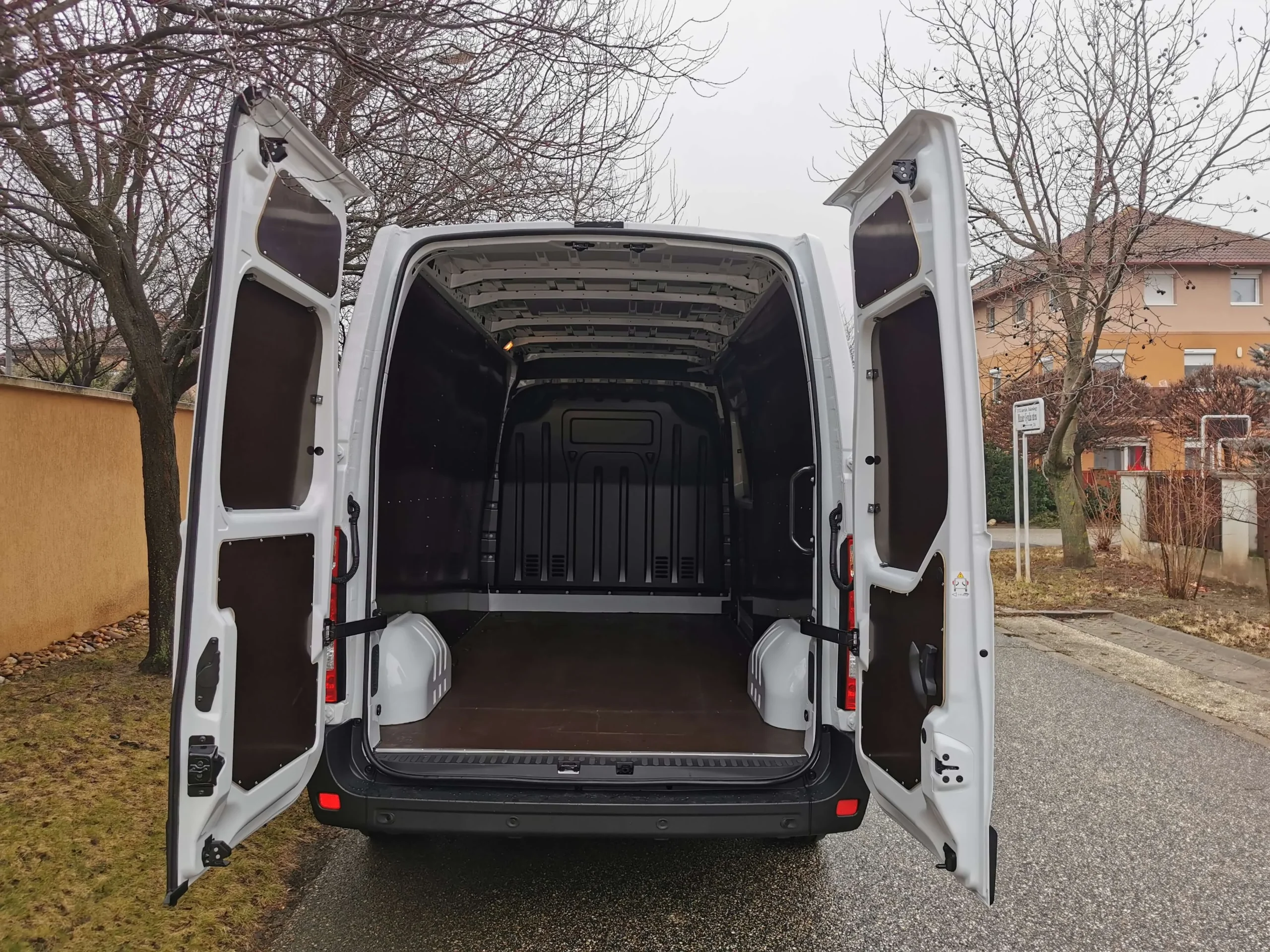 Renault Master TAF-783 - Green Autókölcsönző